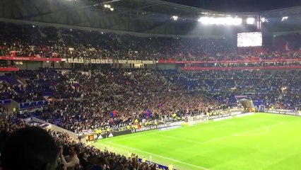 Download Video: Lyon - Monaco : Magnifique ambiance au stade de l'OL !