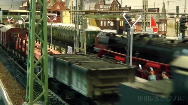 Toy Trains in 1 Gauge at the Hamburg Model Railroad Museum
