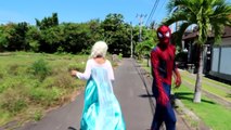 Frozen Elsa PAINTS Spiderman Body! w/ Joker Freaky Clown Hulk Handprint in Real Life