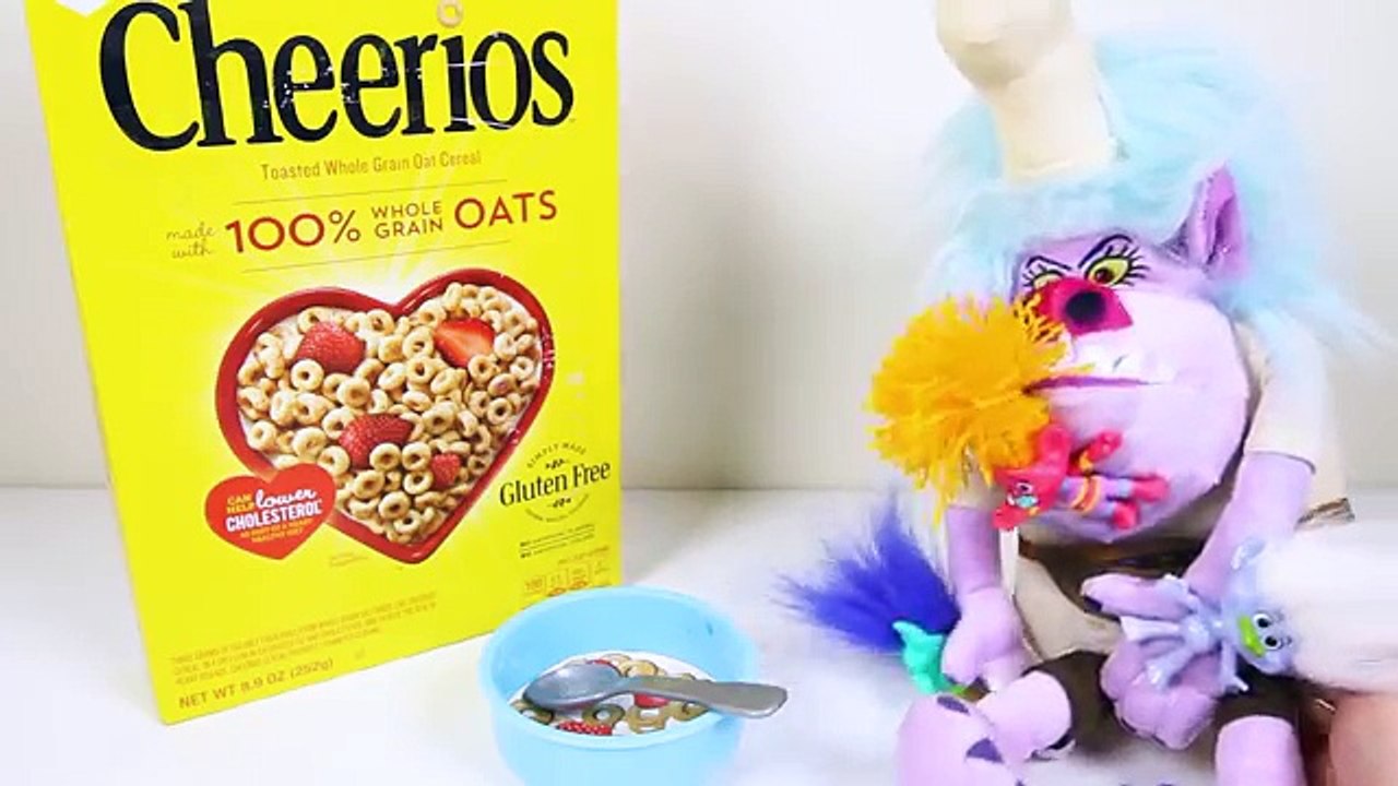 Whats in Bergen Villain Chefs Belly? Trolls Movie Dr. Poppy Part 1 | Ellie Sparkles