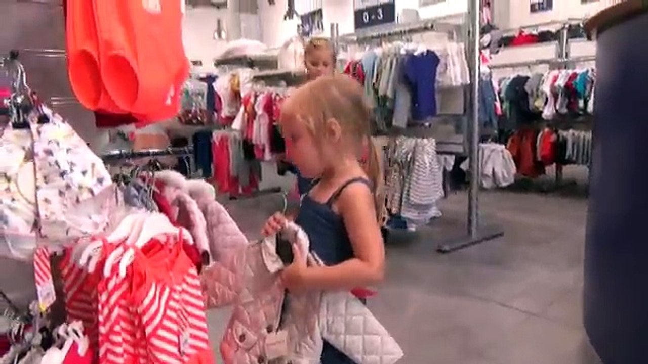 ЗНАКОМЬТЕСЬ НАША МАЛЫШКА ЛУНА Алиса и Николь Лучшие Няни для Малышки Видео про Детей Baby Luna