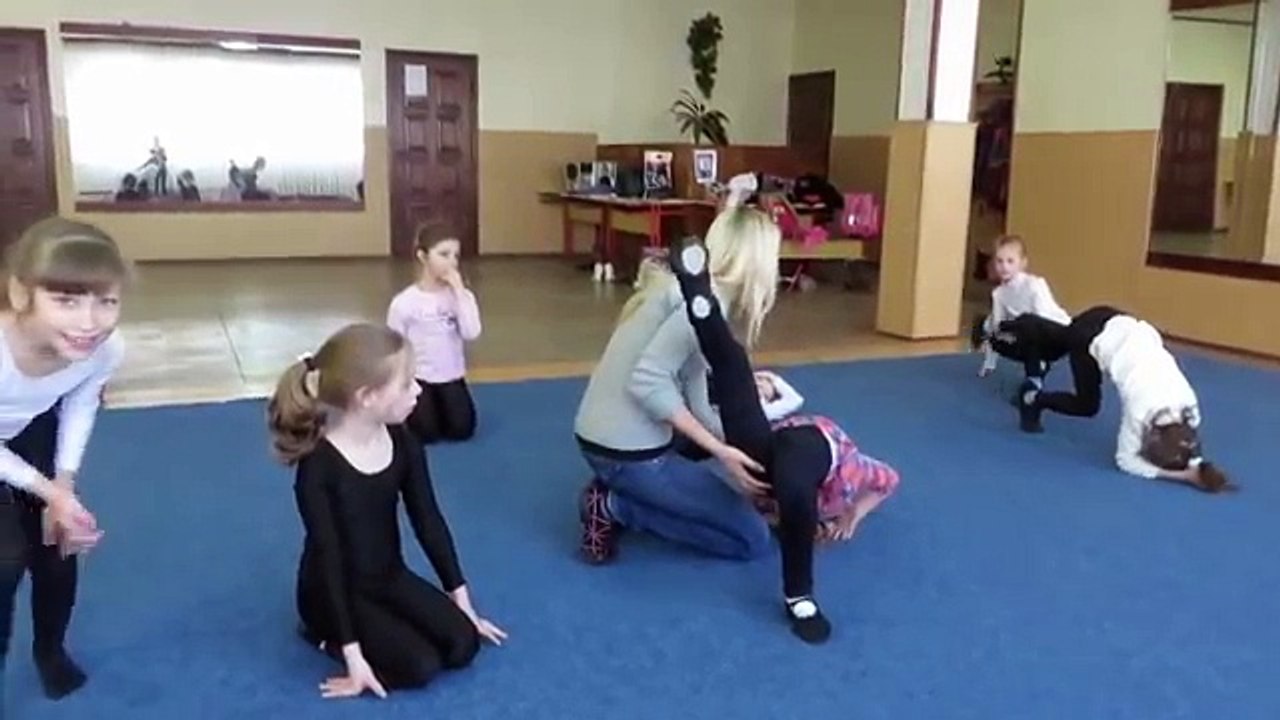 Переворот назад. Акробатика. Back overturn.