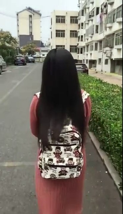 Watching this beautiful girl is intelligent.