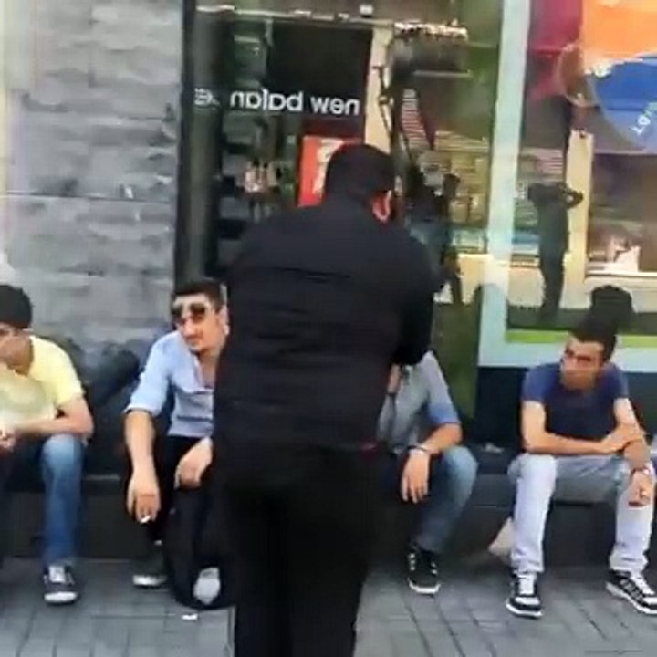 İstanbul Taksim İstiklal Caddesi - Sokak Sanatçılık - Serbang Emrah