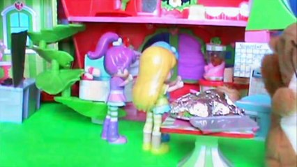 A Day in Berry Bitty City Episode 8: Strawberry Shortcakes Birthday Surprise