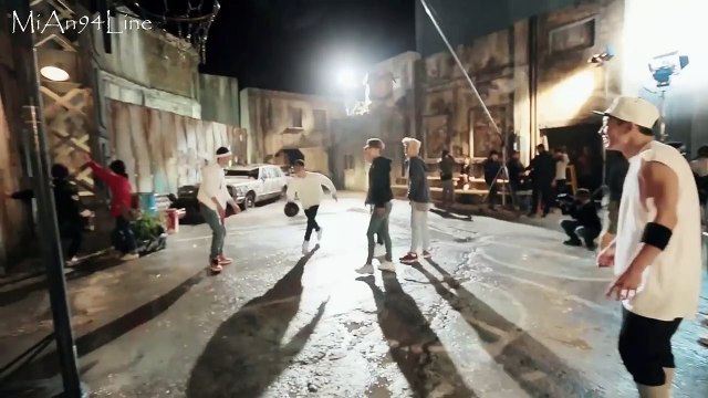 iKON Funny - When Kim JinHwan plays sport