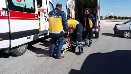 İki Araç Çarpıştı: 4 Yaralı