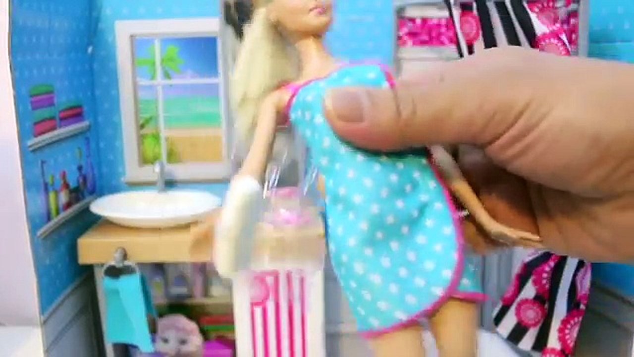 Barbie Doll Deluxe Bathroom with Shower حمام باربى ألعاب بنات دوش تواليت حوض غسيل الوجة