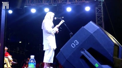 National Laureate A. Samad Said recites his poem at opposition rally