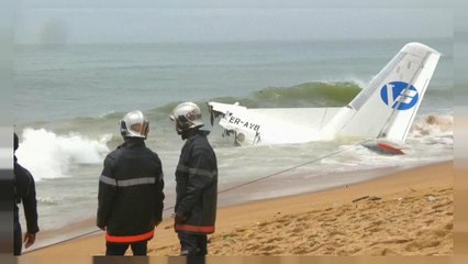 Cuatro muertos al caer al mar un avión en Costa de Marfil