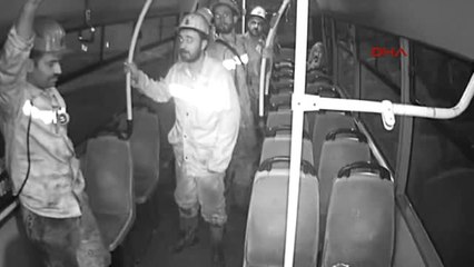 Zonguldak Otobüste 'Kirlenmesin' Diye Koltuğa Oturmayan Madenciler Tatile Gönderildi