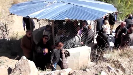 Sivas'ta Ermeni Mezarlığında Ayin