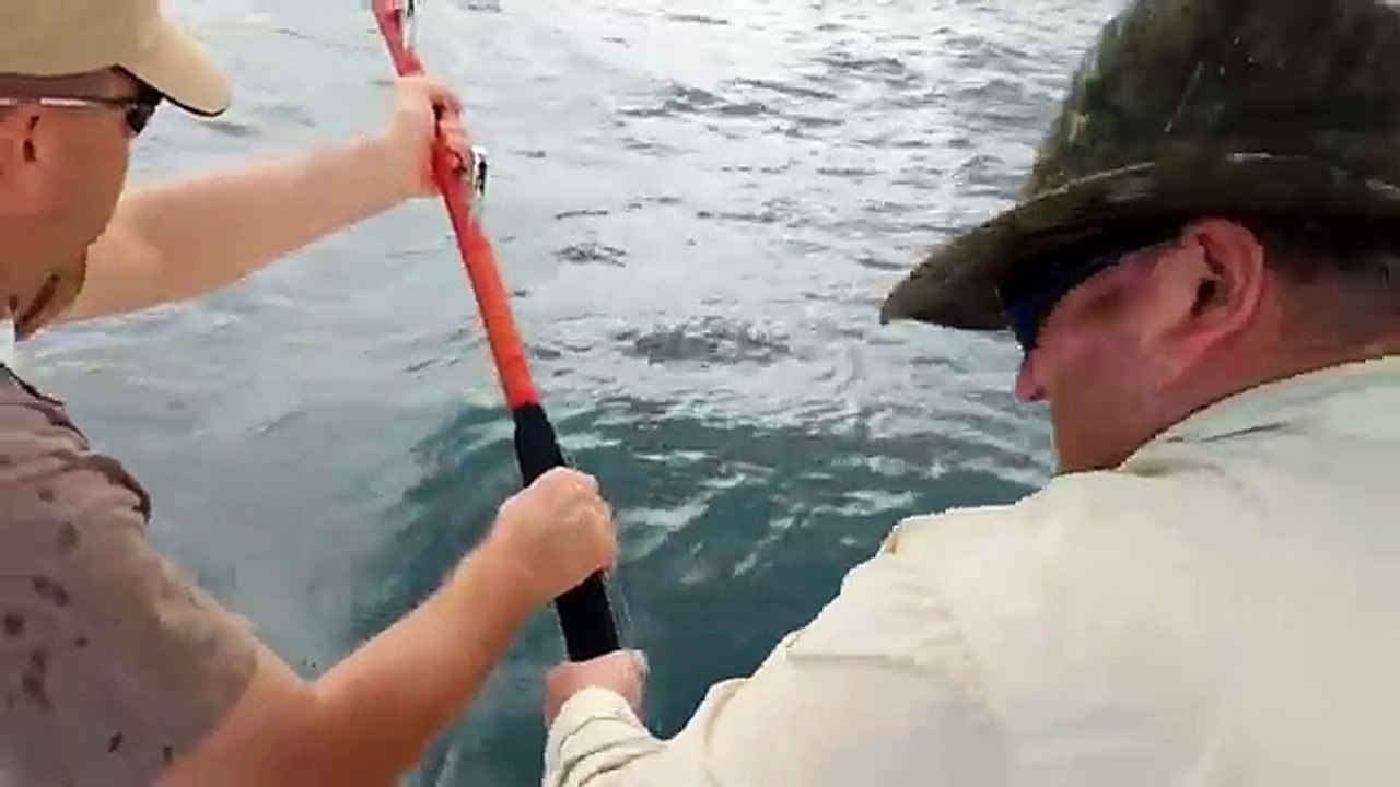 EPIC EXTREME FISHING - BIG MAN CATCHES BIG FISH - FISHING BIG FISH FLORIDA