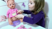 Hannahs BABY born Püppi geht aufs Töpfchen und bekommt eine neue Windel | Zapf Creation