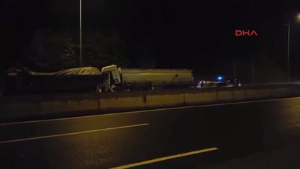 Düzce Kamyona Çarpan Tankerin Sürücüsü Yaralandı