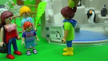 Baby Gets Lost At Playmobil City Zoo And Crawls In Animal Cages - Toy Play Video