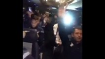 JUVENTUS LAZIO, I GIOCATORI DELLA LAZIO CANTANO L'INNO SUL PULLMAN