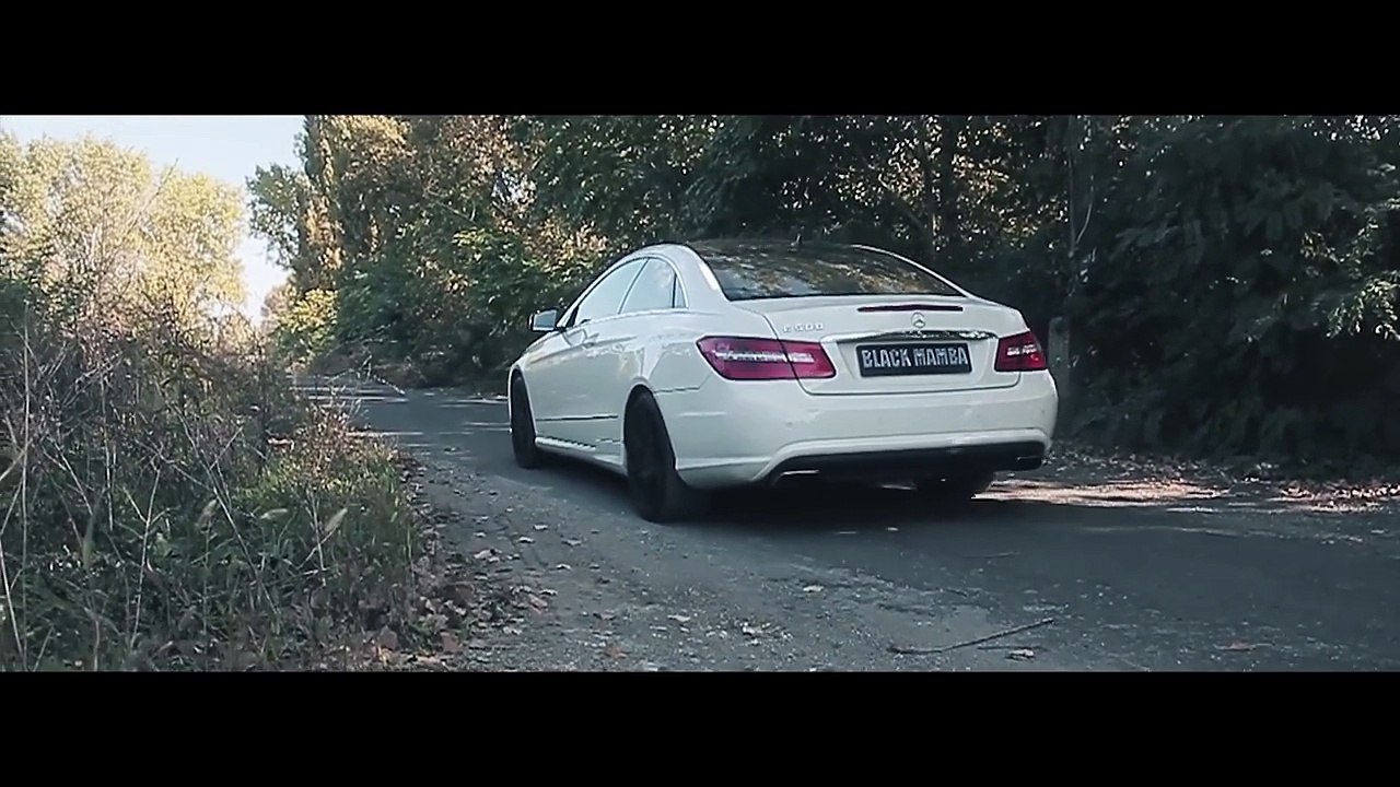 Girl's Reaction To Mercedes-Benz E500 AMG  0-100 Acceleration _ Exhaust Sounds