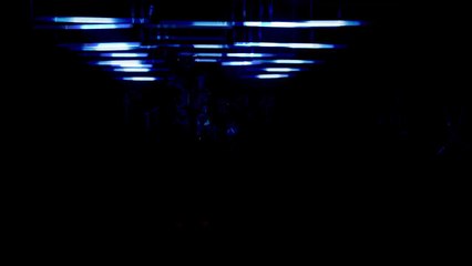 Jala Brat - Mlada i luda (Official Video)