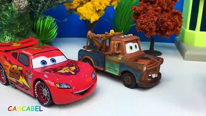 DISNEY PIXAR CARS CARBON RACER CON MACK LAUNCHER RAYO MCQUEEN MATE QUE SE PONE BORRACHO
