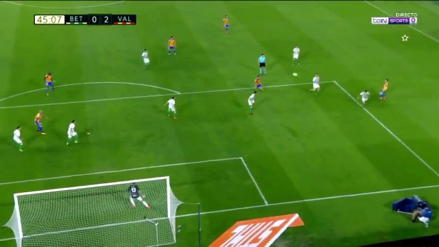 Le superbe but de Guedes avec Valence