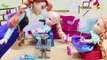 Elsa va a la consulta de Barbie oculista y se pone gafas | Aventuras de Elsa y Anna Frozen Juguetes