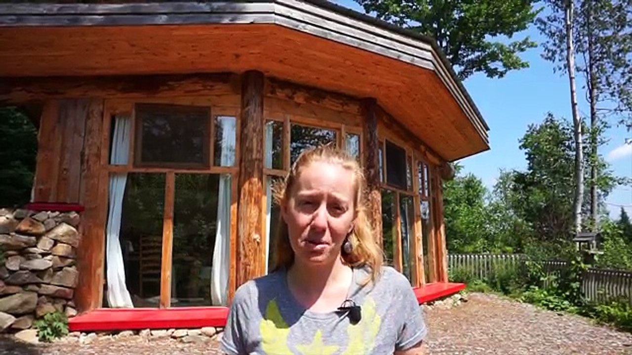 Incredible Mini Earthship Style Cabin - Tiny Off Grid House with Solar Power