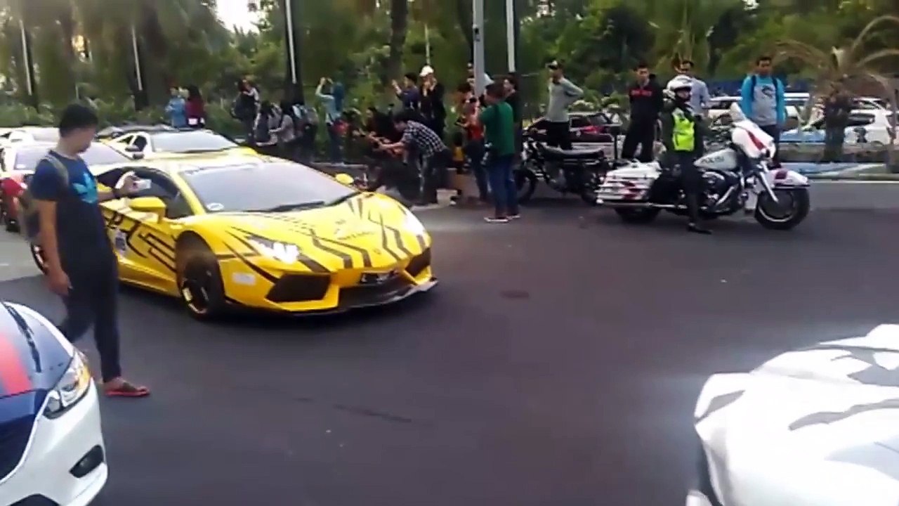 Lamborghini Aventador Tribal Design part 02 by Simon Designs | R n' Arts Graphic Sticker