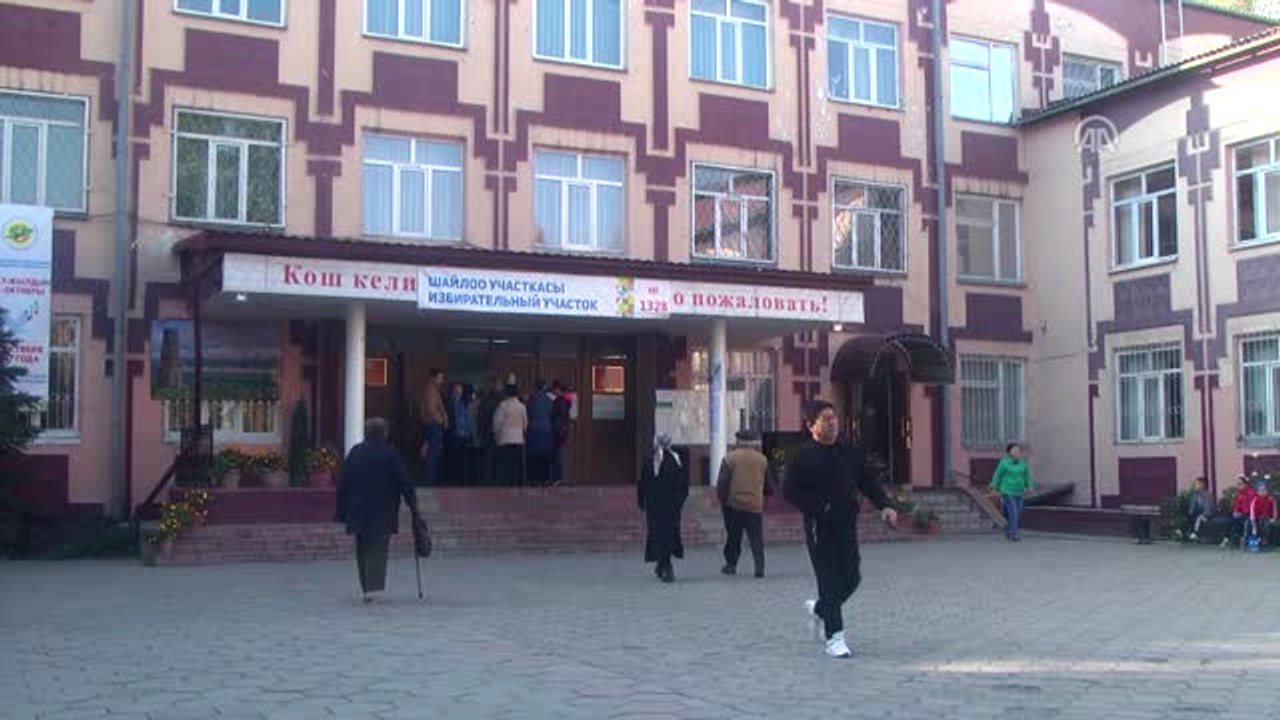 Kırgızistan'da Halk Cumhurbaşkanlığı Seçimleri İçin Sandık Başında