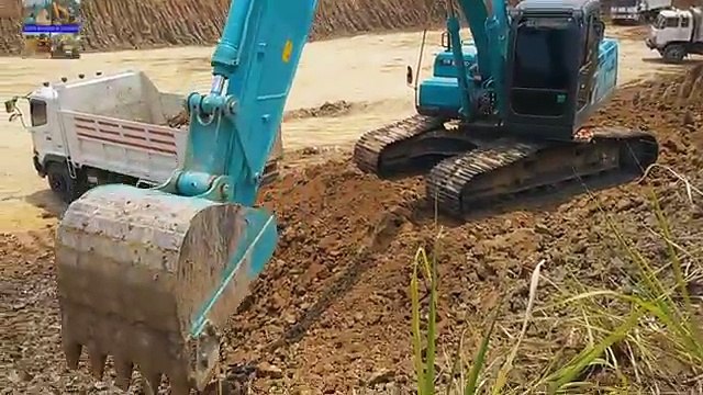 KOBELCO SK200 SUPER XMตักดินใส่รถ KOBELCO SK200 EXCAVATOR [HEAVY MACHINES IN THAILAND]