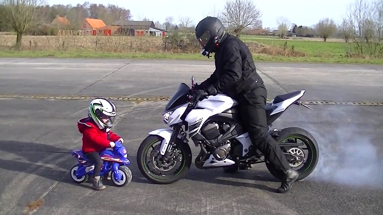 kid motorcycle racing kawasaki z800-IfNpm5i6IK8