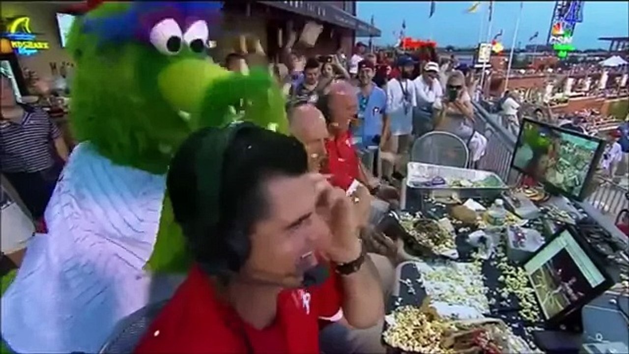MLB Funny Mascot Moments