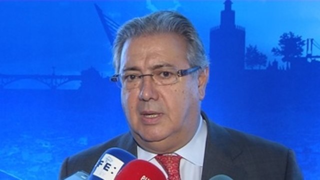 Zoido demanda a Puigdemont hechos reales y no palabras vacías