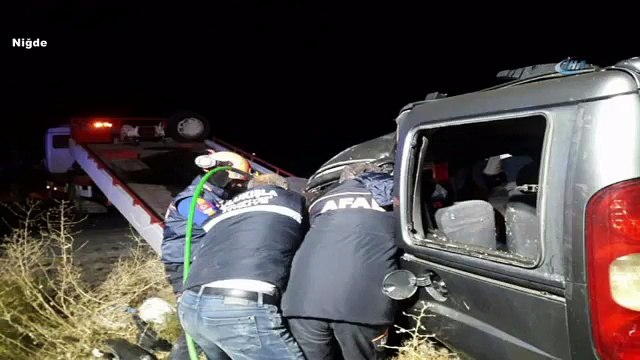 Hafif Ticari Araç Tırla Çarpıştı: 3 Ölü