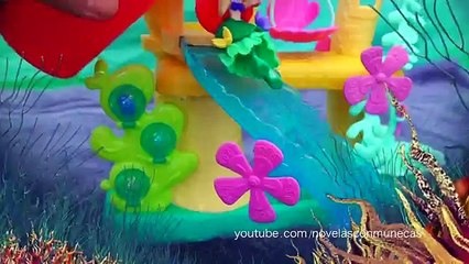 Juguetes de Princesas de Disney - Ariel y Sebastián juegan en el Little Kingdom de La sirenita