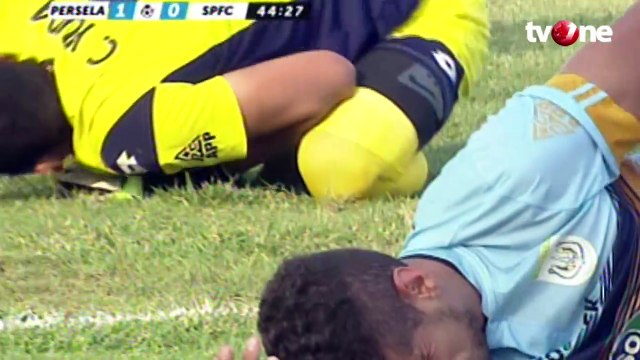 Detik-Detik Kiper Persela Lamongan, Choirul Huda Terkapar