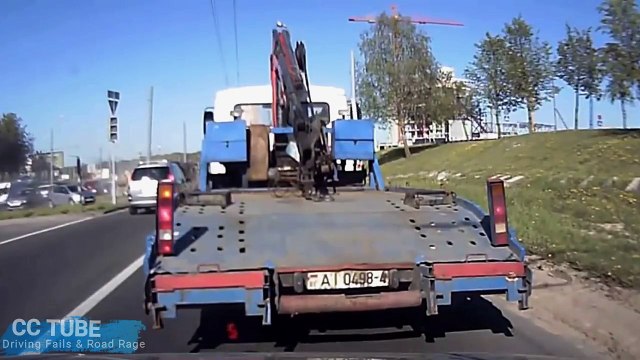 Semi Trucks Failure - Heavy Equipment Crash - Truck without brakes