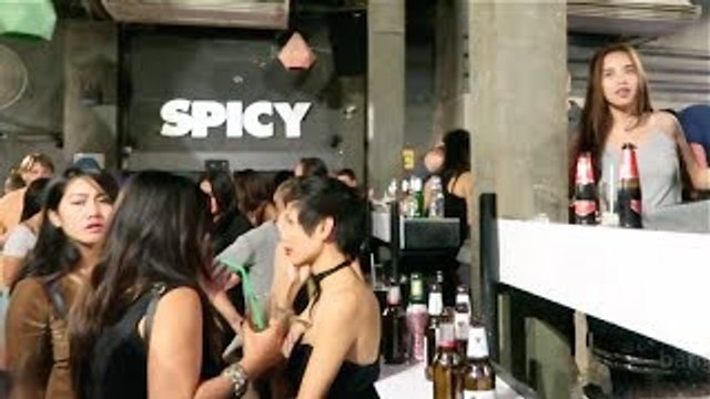 Chiang Mai by Night - Zoe in Yellow / Spicy Club | B112