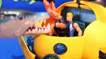 SEA WORLD TOYS  1: Deep Sea Submarine Captures Creatures and Ocean Animal Planet Videos