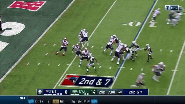 Tom Brady hits Rob Gronkowski for 25 yards