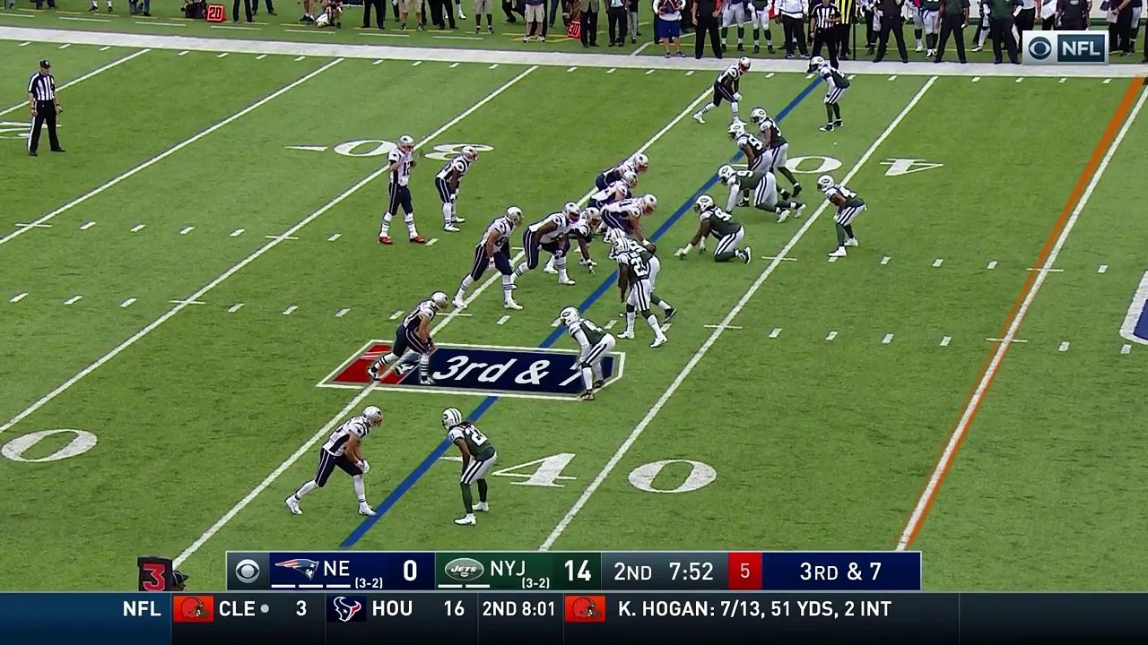 Tom Brady hits Danny Amendola for 17 yards