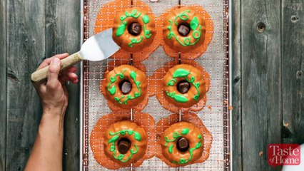 Adorable Mini Pumpkin Cakes