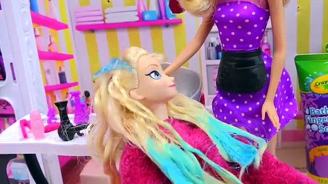 Beauty Hair Style Salon With Water Sprayer + Colors Queen Elsas Hair + Color Changer Barbie Doll