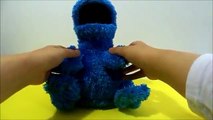 Cookie Monster with Kinder- ألعاب أطفال - مفاجآت بيض كندر مع كعكي
