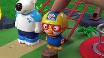 뽀로로 놀이터에서 무슨일이? 암벽등반 크롱 로프타기 포비 회전판 뽀로로 ❤ 뽀로로 장난감 애니 ❤ Pororo Toy Video | 토이컴 Toycom