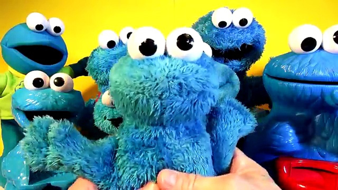 Cookie Monster Collection and Cookie Monster Basketball Building Set by Kid KNex