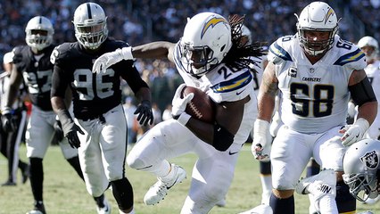 Melvin Gordon knifes his way in for easy TD