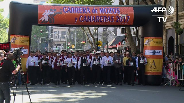 Camareros argentinos ponen a prueba su talento en Buenos Aires