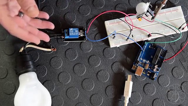 Connect a Relay and PIR Motion Sensor to an Arduino - Tutorial