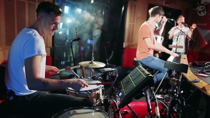 Glass Animals cover Gnarls Barkley 'Crazy' for Like A Version-yNdl7wSzQ2I